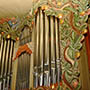 Der Orgelprospekt der alten Orgel aus dem Jahre 1787 schmückt auch die neue Orgel